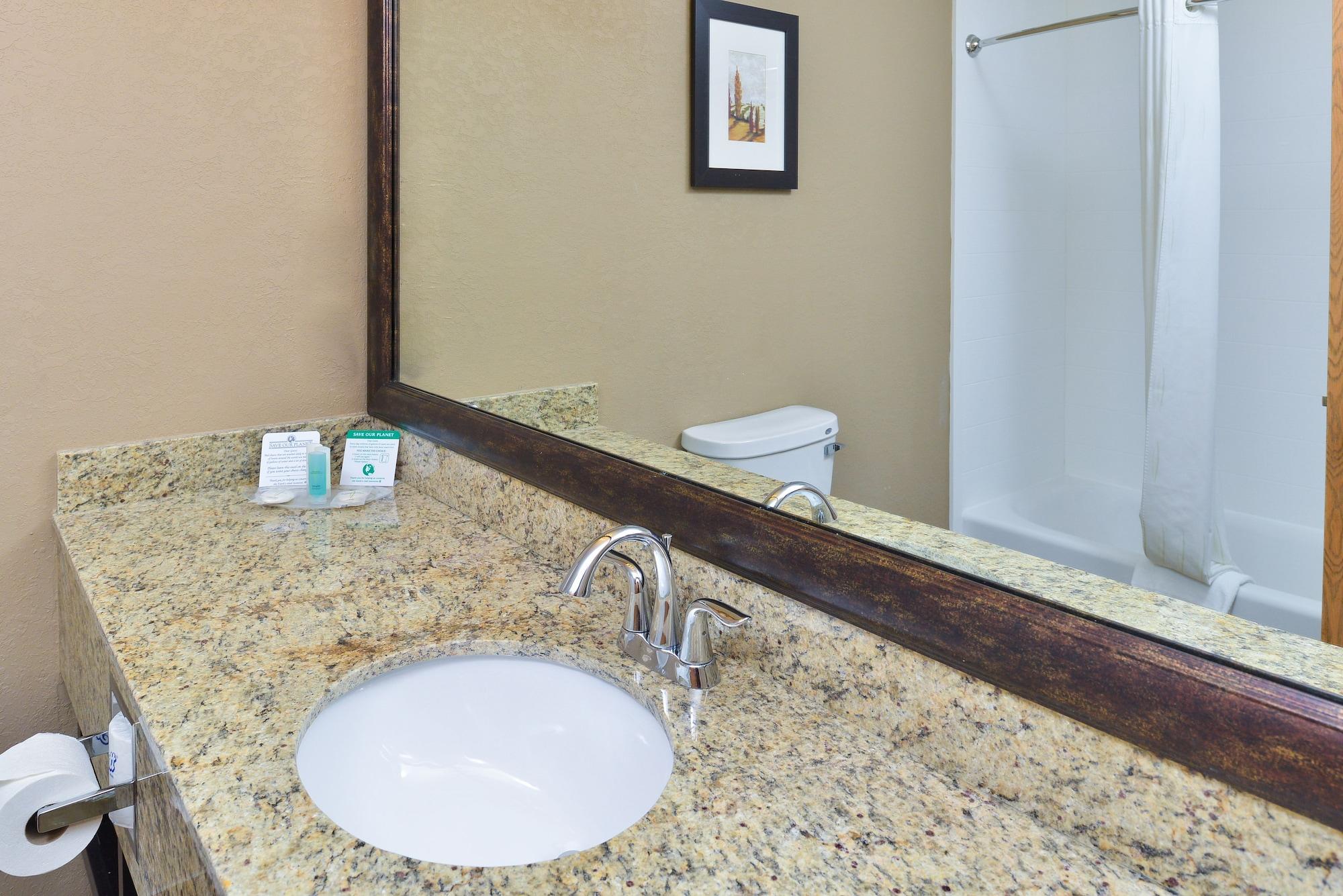Comfort Suites Near Route 66 Спрингфийлд Екстериор снимка