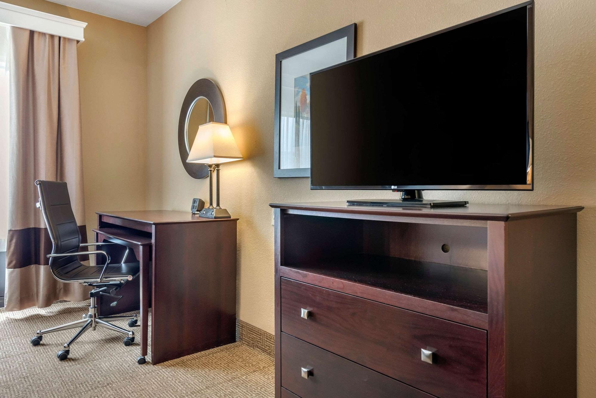 Comfort Suites Near Route 66 Спрингфийлд Екстериор снимка