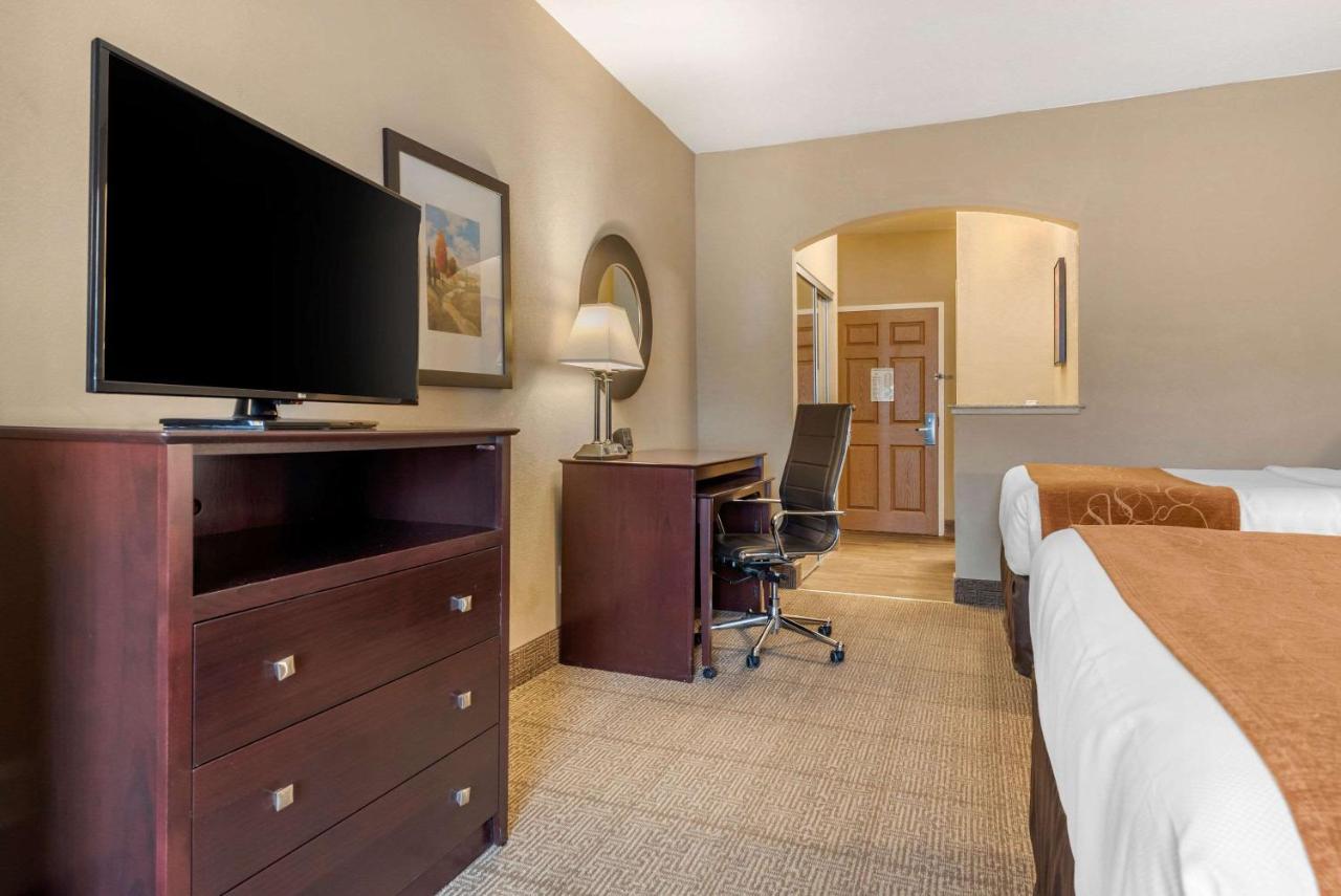 Comfort Suites Near Route 66 Спрингфийлд Екстериор снимка