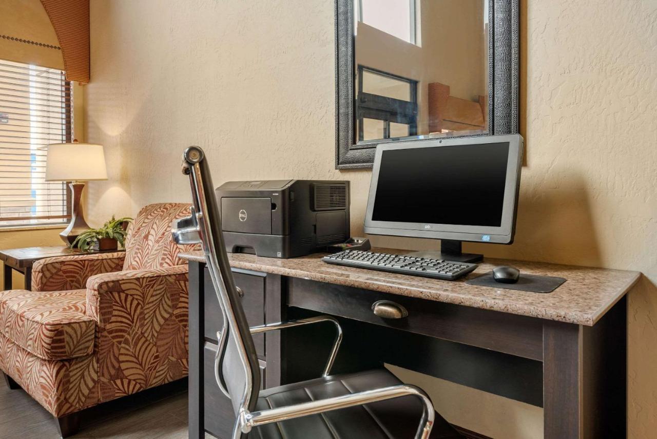 Comfort Suites Near Route 66 Спрингфийлд Екстериор снимка