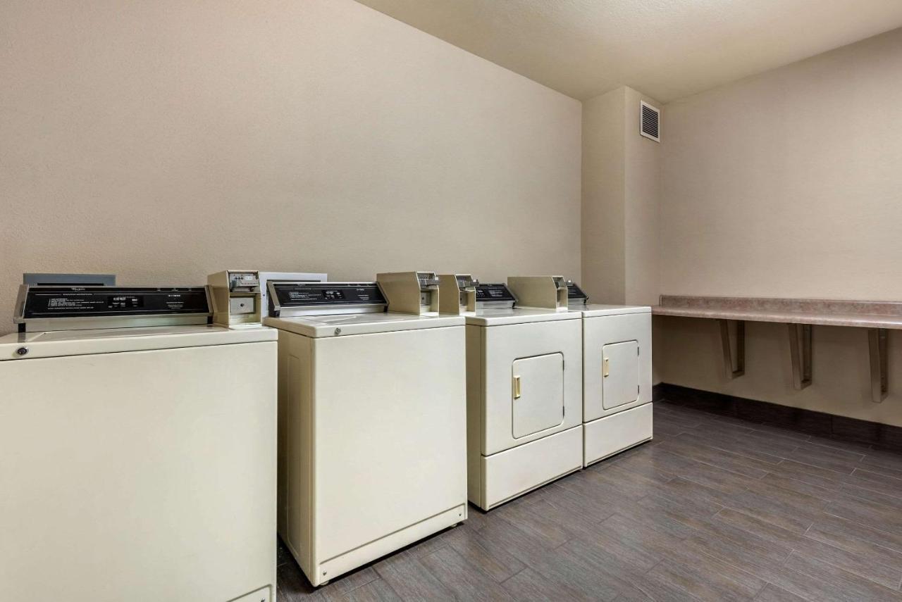 Comfort Suites Near Route 66 Спрингфийлд Екстериор снимка